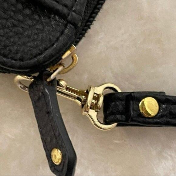 Buxton Wristet Zippered Travel Organize Convenient Pebbled Black - Picture 12 of 13